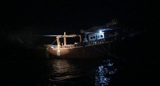 إنقاذ كويتين تعطل قاربهما في عرض البحر بالدمام (صور)