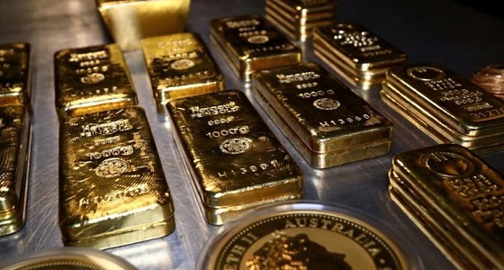 الذهب يصعد مع تراجع الدولار وتوترات الخليج تدعم السوق