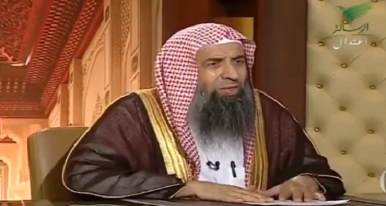 حكم اختلاف يوم عاشوراء من بلد لآخر وصيامه بنية قضاء رمضان (فيديو)