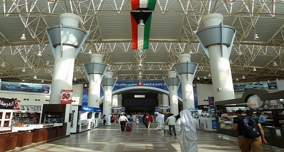 ملاحقة سيدة عربية أساءت لموظفي مطار الكويت