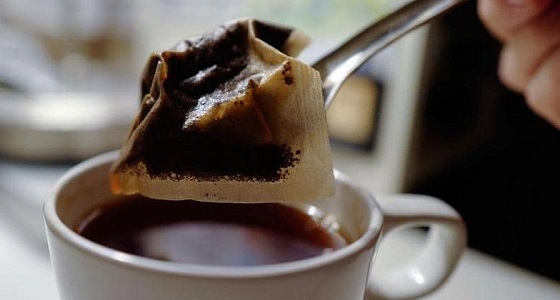 حقيقة مخيفة عن أكياس الشاي .. ضارة بالصحة والبيئة