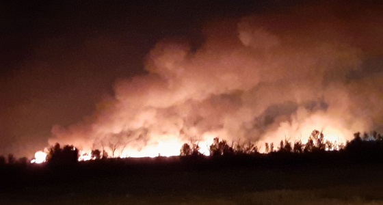 حريق ضخم في عنيزة بالقصيم (فيديو وصور)