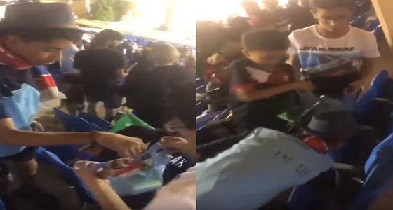 بالفيديو.. الجماهير ينظفون المدرجات عقب مباراة العدالة وأبها