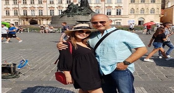 نانسي عجرم تسخر من قصر قامتها مع زوجها: « مين أطول؟ »