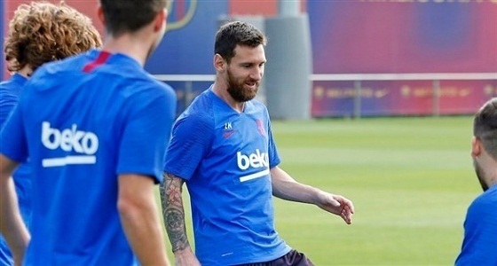 برشلونة يحذر العالم بعد عودة ميسي