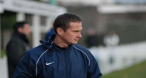 بالصور.. خاتم زواج يقطع إصبع مدرب كرة قدم بسبب الهزيمة(صور)