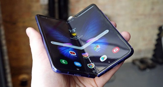 عيب غريب في هاتف « غالاكسي فولد »