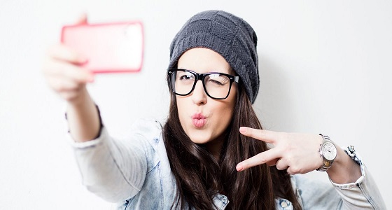 احذر.. ” السيلفي ” سيسبب لك شيخوخة مبكرة