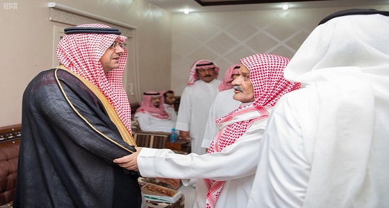 محافظ حفر الباطن يعزي أسرة المتوفين جراء الأمطار التي شهدتها المحافظة