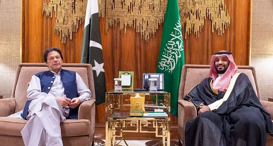 ولي العهد يجتمع مع رئيس وزراء جمهورية باكستان الإسلامية