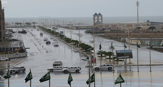 مدني جازان يدعو لاتباع إرشادات السلامة وقت هطول الأمطار