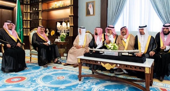 بالصور.. أمير الباحة ينهي خلافاً على مشيخة قبيلة استمر 20 عاماً