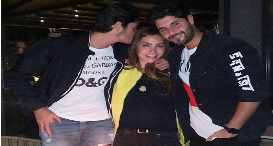 شاهد.. احتفال طريف لابن راغب علامة بميلاد والدته