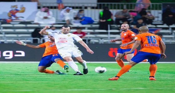 الفيحاء يقلب الطاولة على الفتح