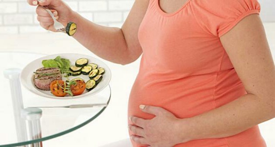 لـ «الحوامل».. توجيهات غذائية تساعدك على ضبط وزنك
