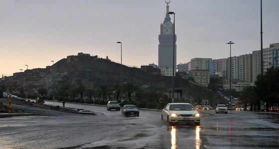 تزامنًا مع غزارة الأمطار..تطبيق خطة الطوارئ في مكة المكرمة