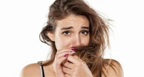 أبرزهم الليمون وخل التفاح.. وصفات تساعدك في التغلب على رائحة الشعر الكريهة