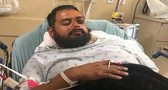 بالفيديو.. رجل ينجو من الموت بأعجوبة بعدما ضربته صاعقة قوية أثناء التنزه مع كلابه 