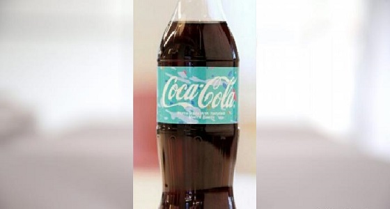 «كوكاكولا» تعلن عن إنتاج أول زجاجة مُصنعة من بلاستيك المحيطات