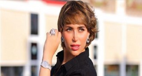 بالفيديو.. الدكتورة خلود تنهي خلافها مع بثينة الرئيسي في معرض للعطور