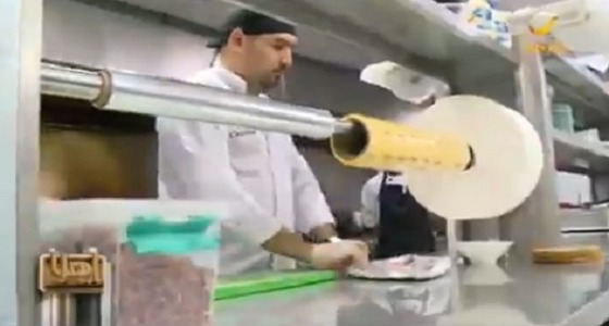 « الشيف الممرض ».. شاب يتخرج من « التمريض » إلى المطبخ والمطاعم(فيديو)