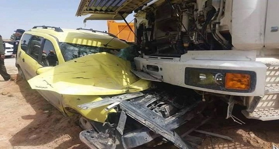 إصابات في حادث اصطدام مركبة وشاحنة بجدة