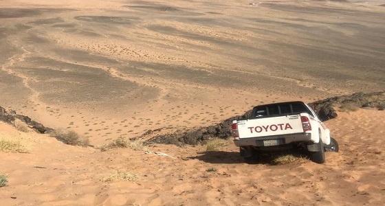 في 5 ساعات .. الدفاع المدني ينقذ شاب علق بمركبته في سفح جبل