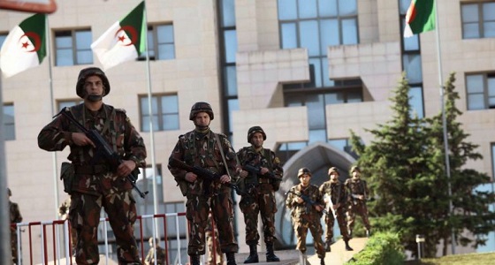 الجزائر تسجن صحفي بتهمة إحباط معنويات الجيش!