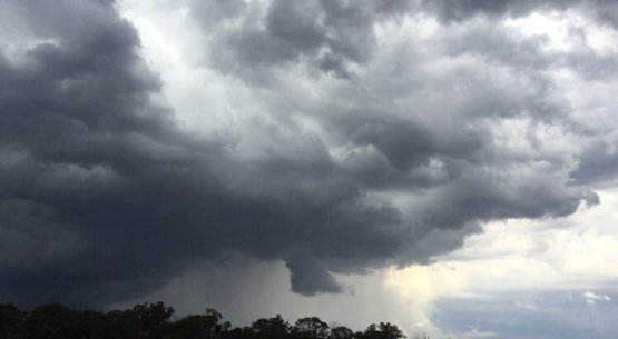 الأرصاد تنبه من سحب رعدية ممطرة على منطقة تبوك