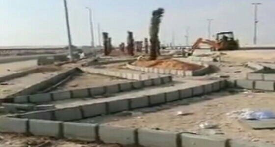 رصف عشوائي لأحد الطرق بالقريات.. وأمير الجوف يوجه بالتحقيق