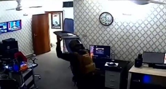 بعد وقف عمل مكتابها في بغداد..«العربية» تنشر فيديو للهجوم المسلح