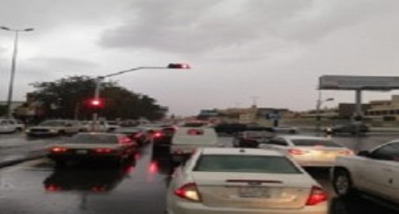 انقلاب مركبة على طريق « الطائف – الرياض » يؤدي إلى إعاقة الحركة