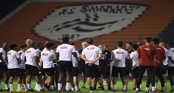 بالصور.. الشباب يواصل تدريباته