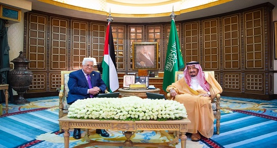 بالصور.. خادم الحرمين يعقد جلسة مباحثات رسمية مع رئيس دولة فلسطين