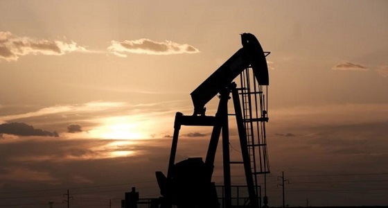 النفط يرتفع لكنه يتجه لتكبد خسارة أسبوعية بفعل مخاوف الطلب