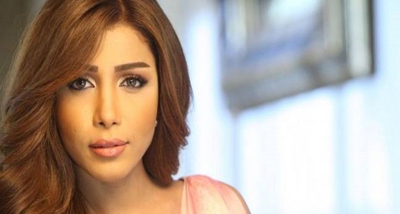 أروى تنشر صورة لها بالحجاب والعباءة