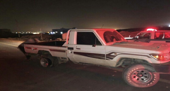 «سائق» يمارس التفحيط بسيارته أمام إحدى المدارس بـ الجوف