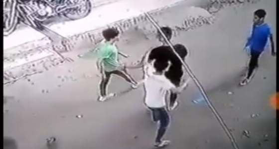 بالفيديو.. نهاية مأساوية لشاب أنقذ فتاة تعرضت للتحرش في الشارع 