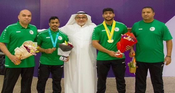 المنتخب الوطني لرفع الأثقال يصل المملكة