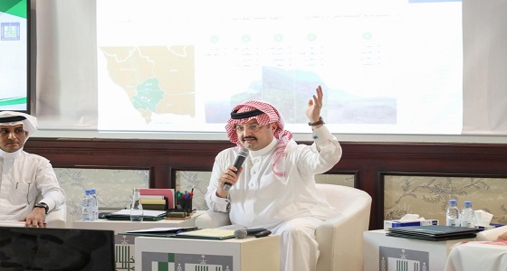 أمير عسير يزور كلية الهندسة بجامعة الملك خالد