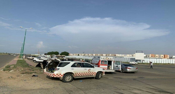 بالصور.. مركبة تقل طالبات تتعرض لحادث مروري بجازان