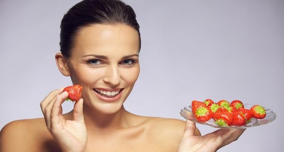 وصفات طبيعية لإزالة المكياج باستخدام الفراولة