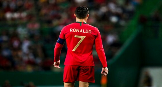 بالفيديو.. «رونالدو» يشارك متابعيه سعادته بتسجيله الهدف الـ 700