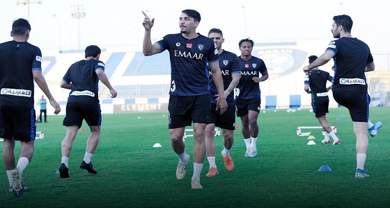 بالصور.. الهلال ينهي تدريباته للاتفاق بمشاركة غوميز