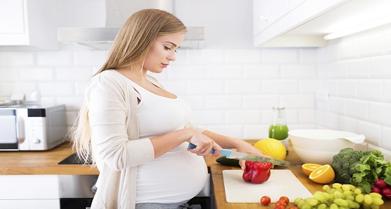 دراسة تكشف ارتباط الوزن الزائد للحامل بتشوهات الجنين