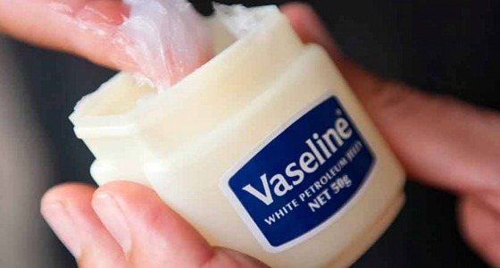 احذري استخدام « الفازلين » على الوجه إلا في هذه الحالات
