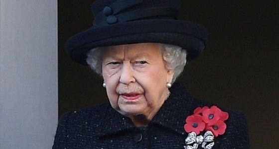 شاهد.. ملكة بريطانيا تنهار باكية في ذكرى قتلى الحرب