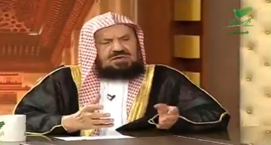 بالفيديو.. الشيخ المنيع يوضح حكم التلحين والتمطيط في الأذان