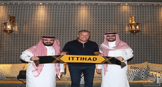 الاتحاد يعلن التوقيع مع المدرب «تين كات»