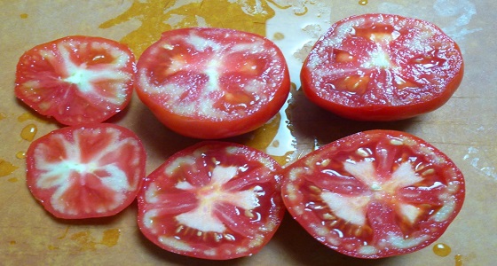 حقيقة وجود هرمونات سامة في الطماطم